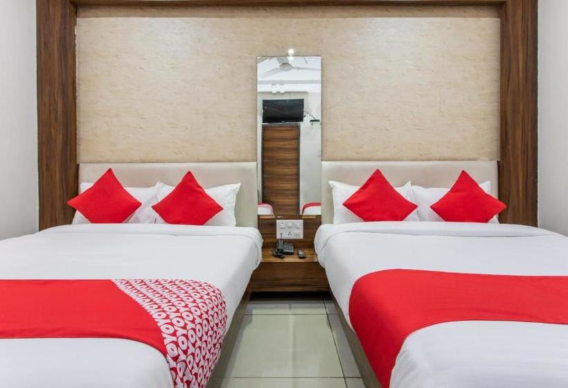 בית מלון כפרי Oyo 30888  Mahadev