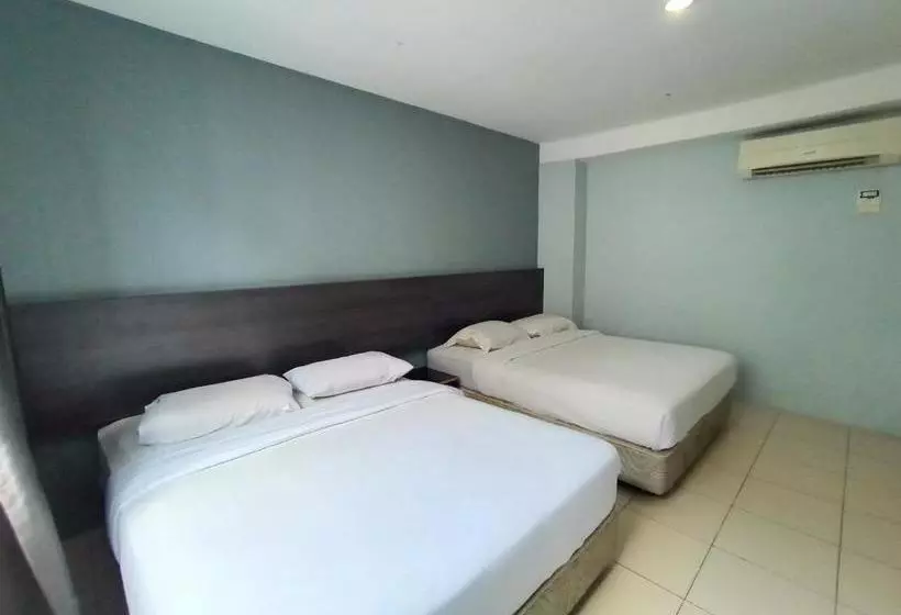 هتل Oyo 90136 Jumbo Inn