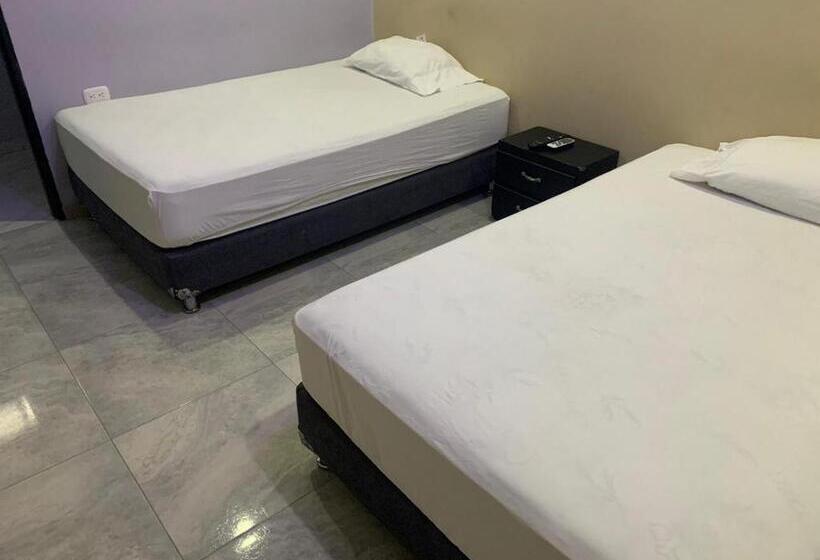 酒店 Raquel Rosado