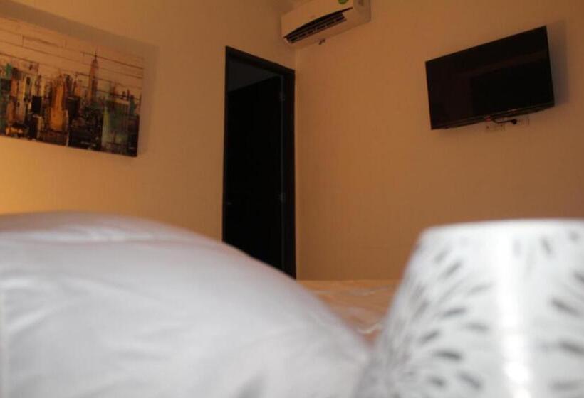 酒店 Raquel Rosado