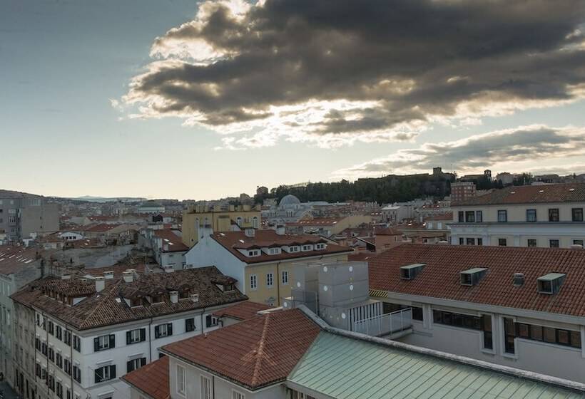 هاستل Hotello Trieste