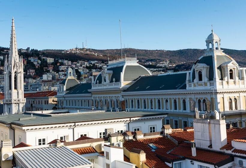 هاستل Hotello Trieste