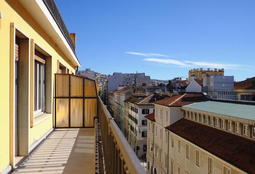 هاستل Hotello Trieste