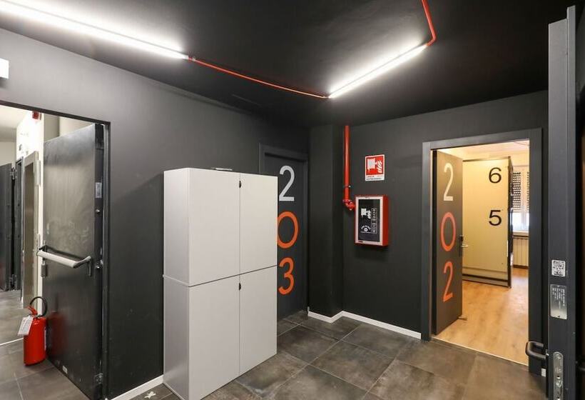 هاستل Hotello Trieste