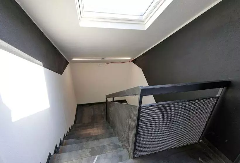 هاستل Hotello Trieste