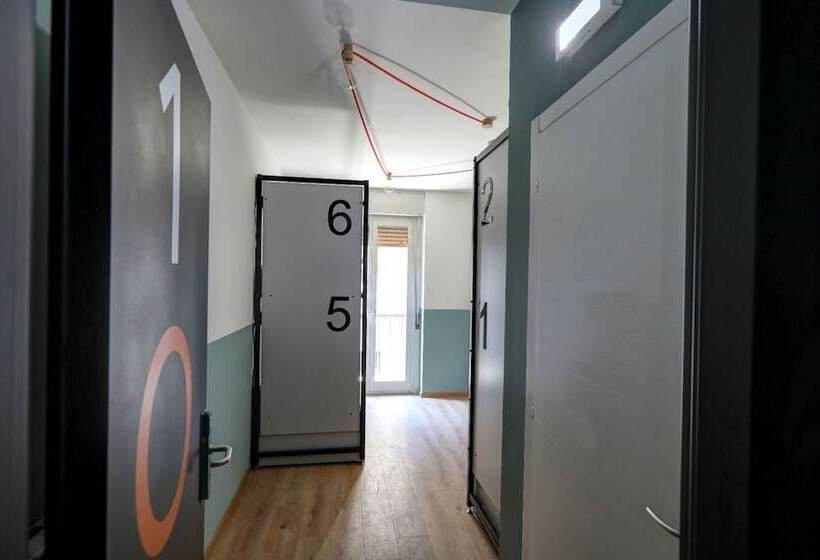 هاستل Hotello Trieste