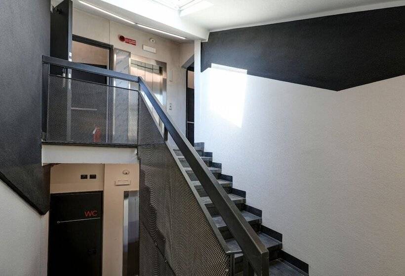 هاستل Hotello Trieste