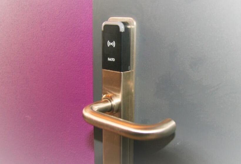 هاستل Hotello Trieste