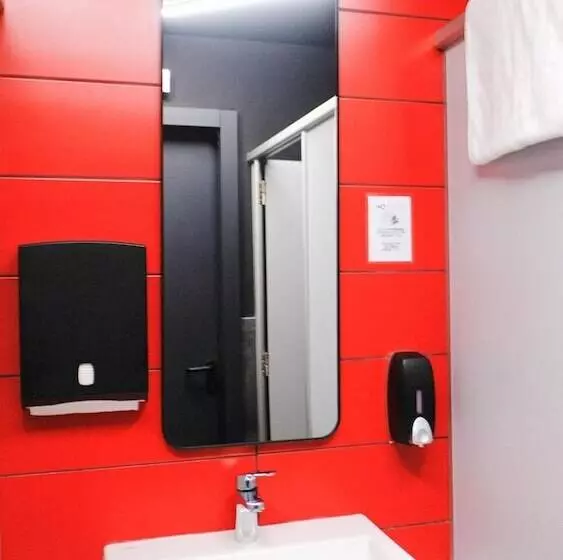 هاستل Hotello Trieste