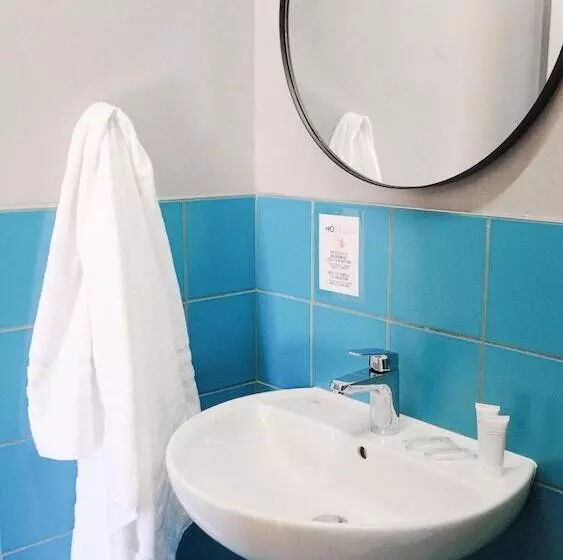 هاستل Hotello Trieste