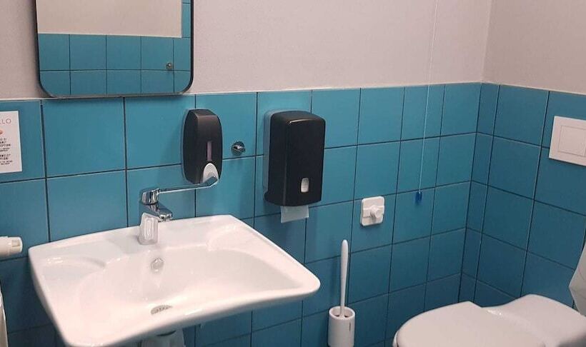 هاستل Hotello Trieste