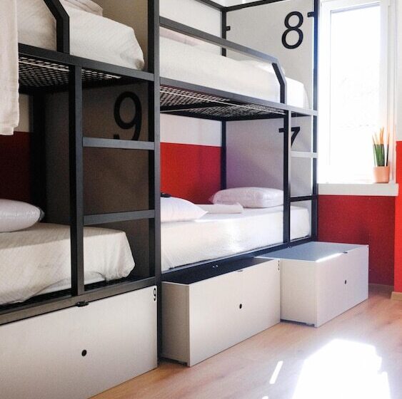 هاستل Hotello Trieste