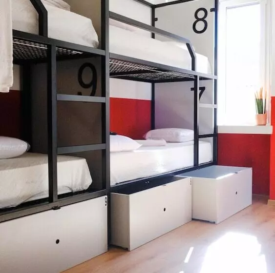 هاستل Hotello Trieste