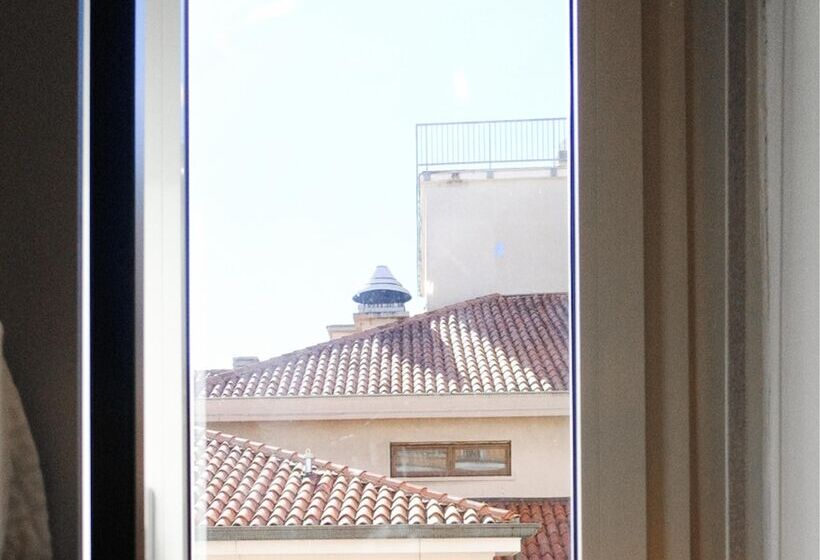 هاستل Hotello Trieste