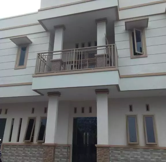 Retkeilymaja Muara Inn Ternate