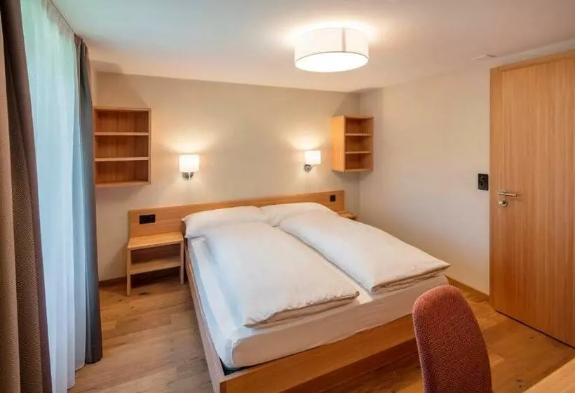 Retkeilymaja Nest  Und Bietschhorn