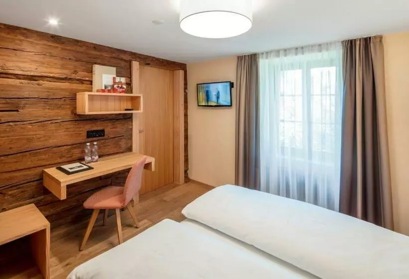 Retkeilymaja Nest  Und Bietschhorn