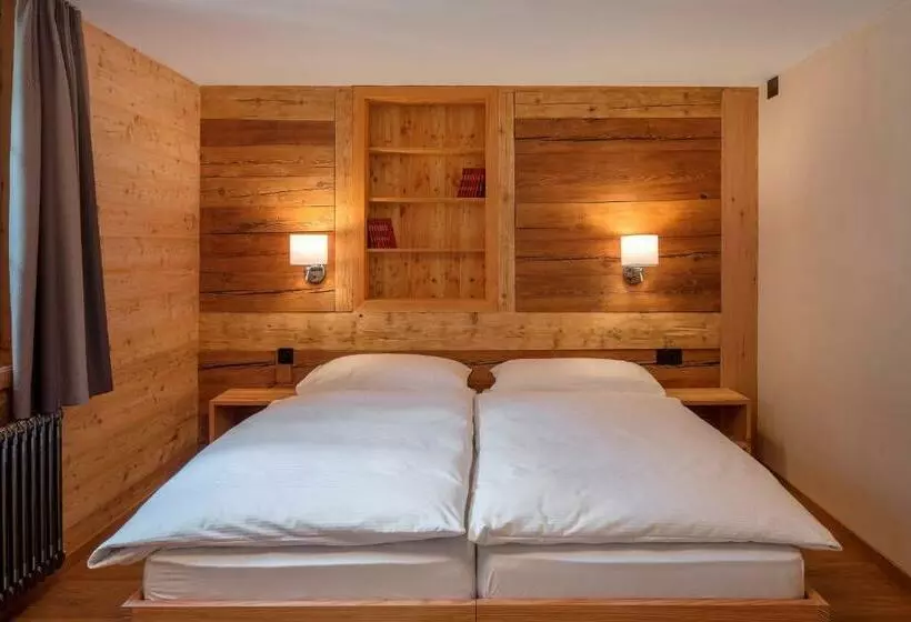 Retkeilymaja Nest  Und Bietschhorn