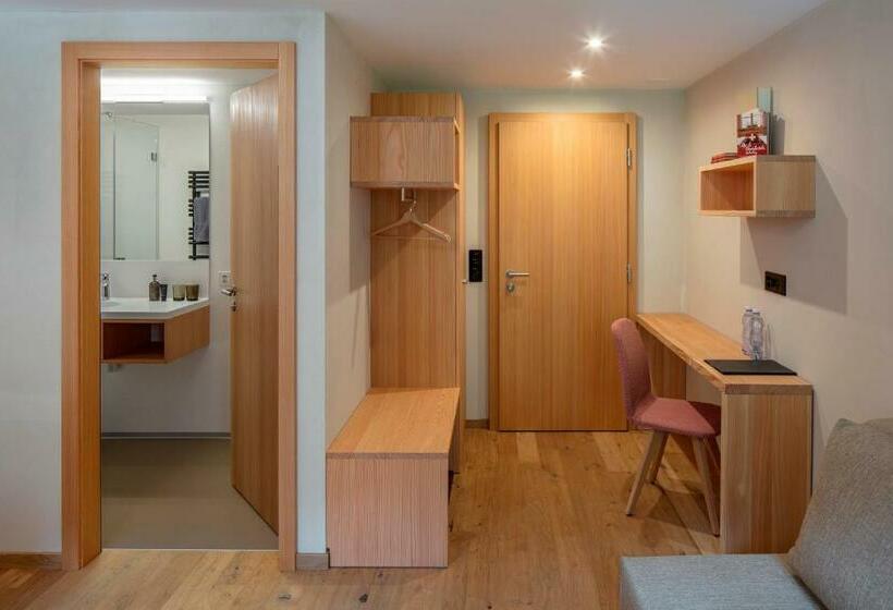 호스텔 Nest  Und Bietschhorn