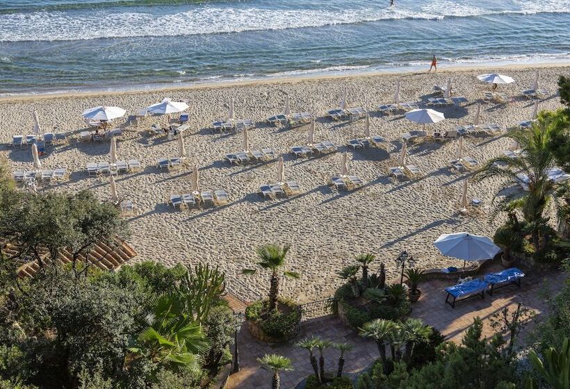 Отель Aeneas' Landing Resort