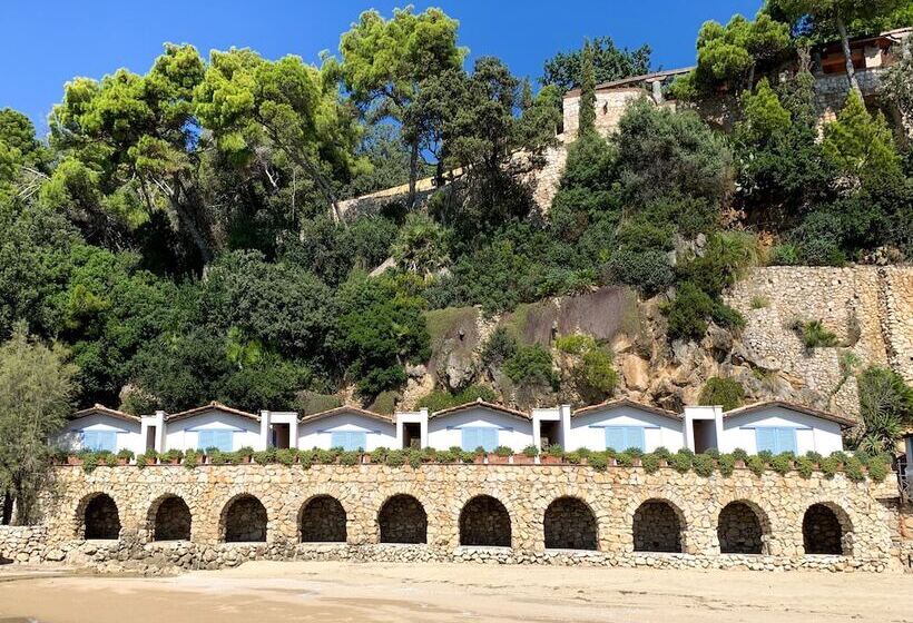 Отель Aeneas' Landing Resort