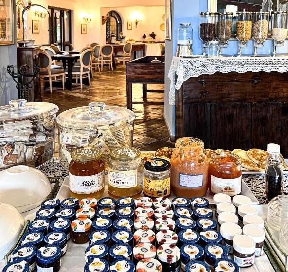 Отель Aeneas' Landing Resort