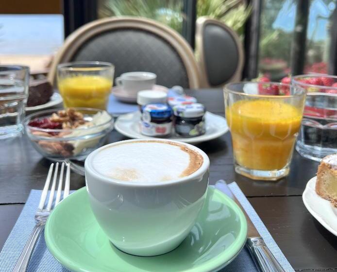 Отель Aeneas' Landing Resort