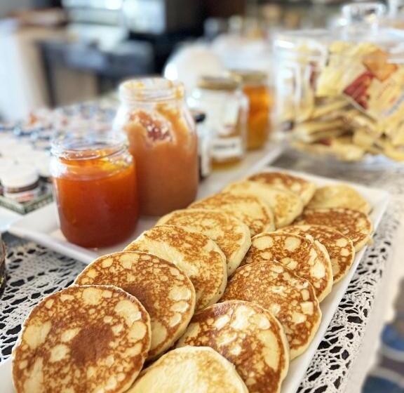 Отель Aeneas' Landing Resort