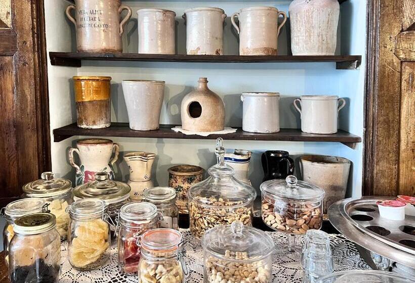 Отель Aeneas' Landing Resort