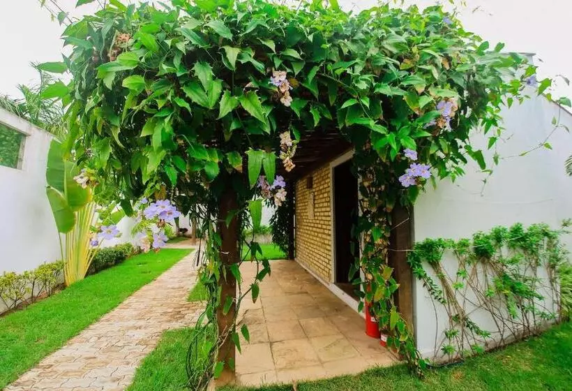 Hotelli Qavi Lagoa View