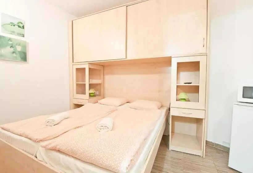 Majatalo Borbarátok Háza