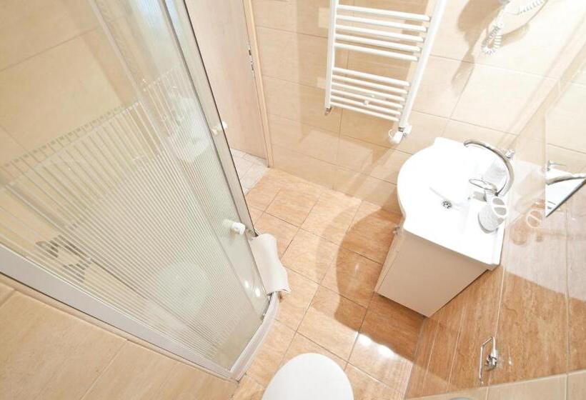 Pensão Borbarátok Háza