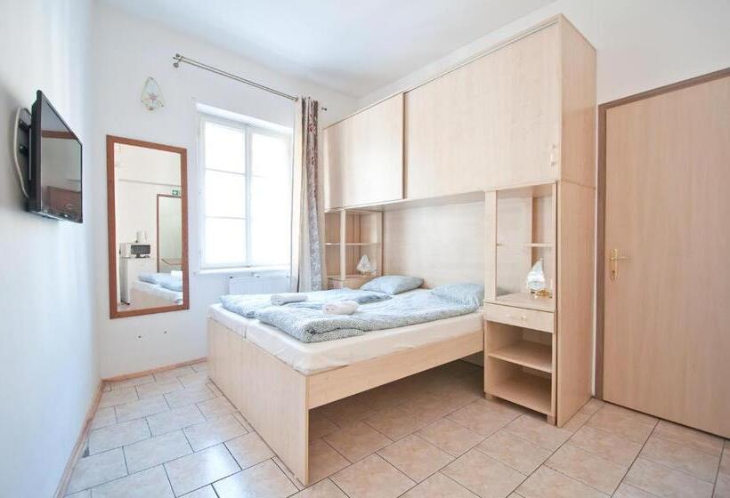 Pensão Borbarátok Háza