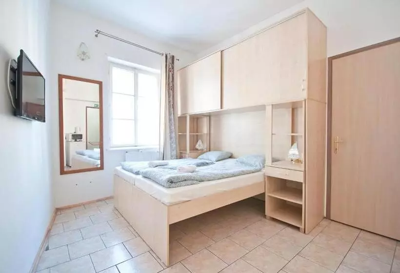 Majatalo Borbarátok Háza