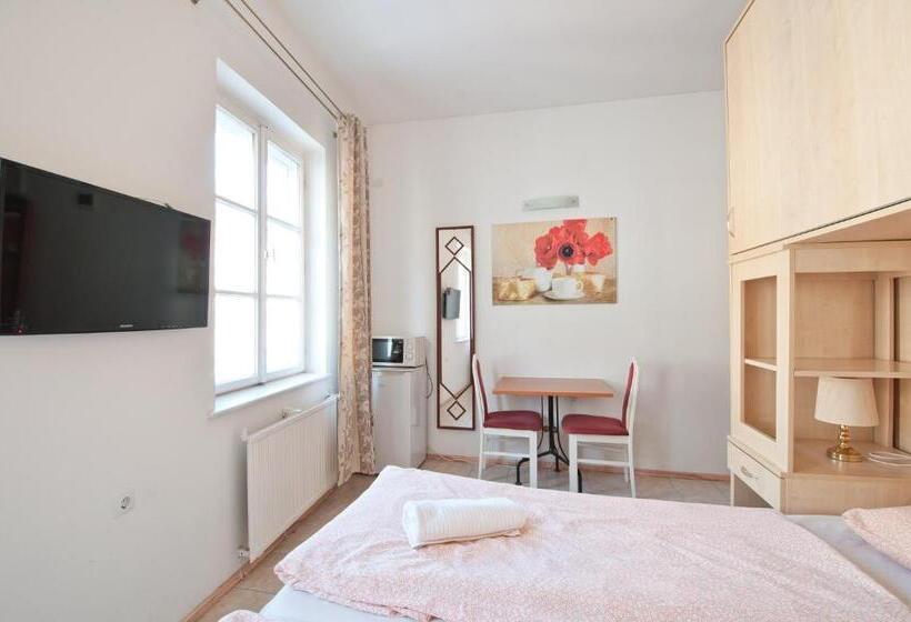 Pensão Borbarátok Háza