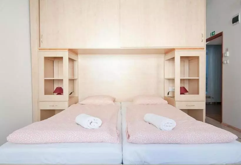 Majatalo Borbarátok Háza