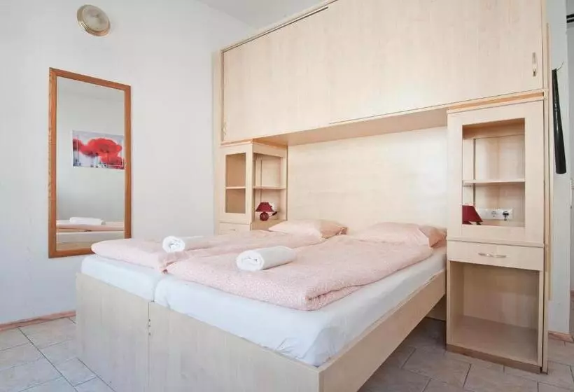 Majatalo Borbarátok Háza