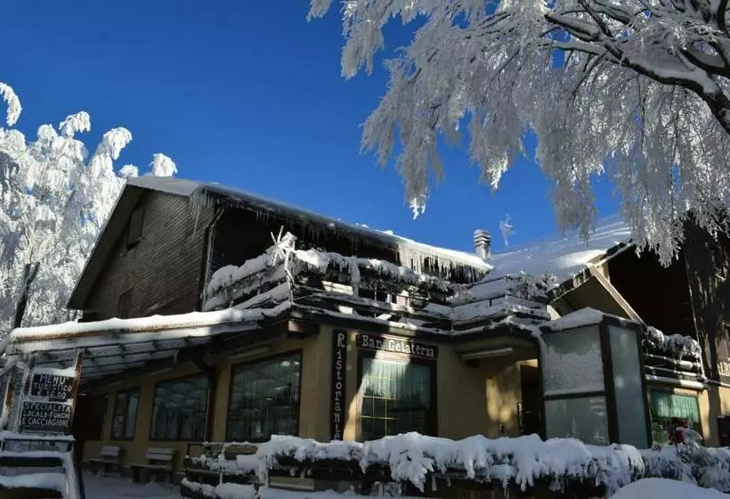 ホテル Albergo Sella   Monte Amiata