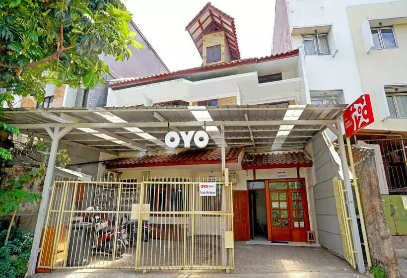 ホテル Oyo Life 2388 Kost Teratai