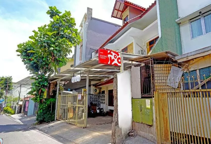 ホテル Oyo Life 2388 Kost Teratai