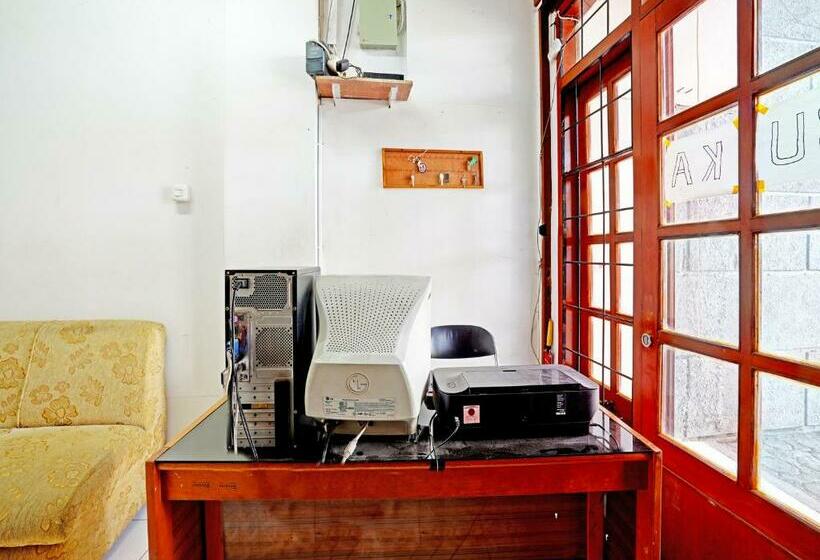 هتل Oyo Life 2388 Kost Teratai