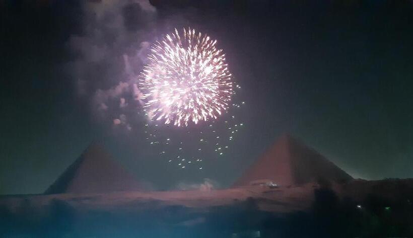 هتل Tut Pyramids View