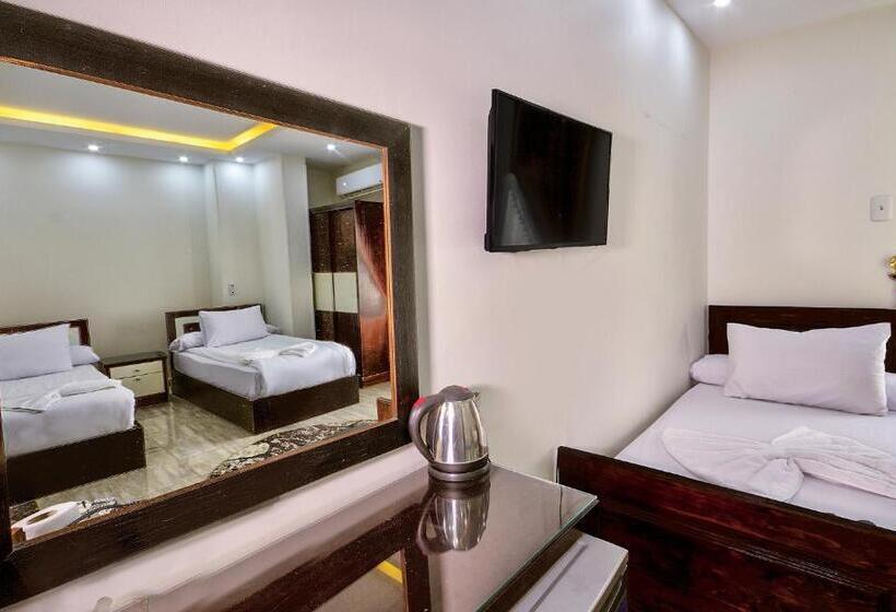 هتل Tut Pyramids View