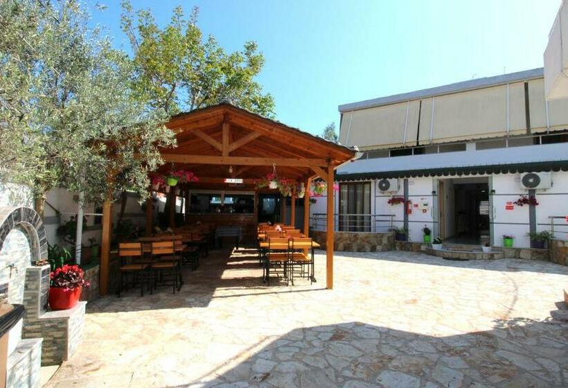 פנסיון Vila Reni & Risi