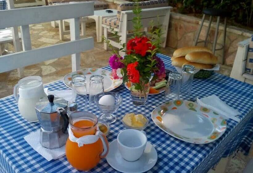 פנסיון Vila Reni & Risi