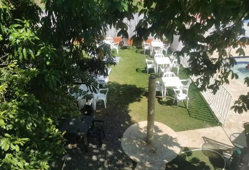 استراحتگاه Hosteria El Castellano