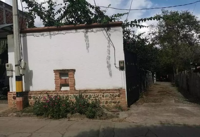 استراحتگاه Hosteria El Castellano