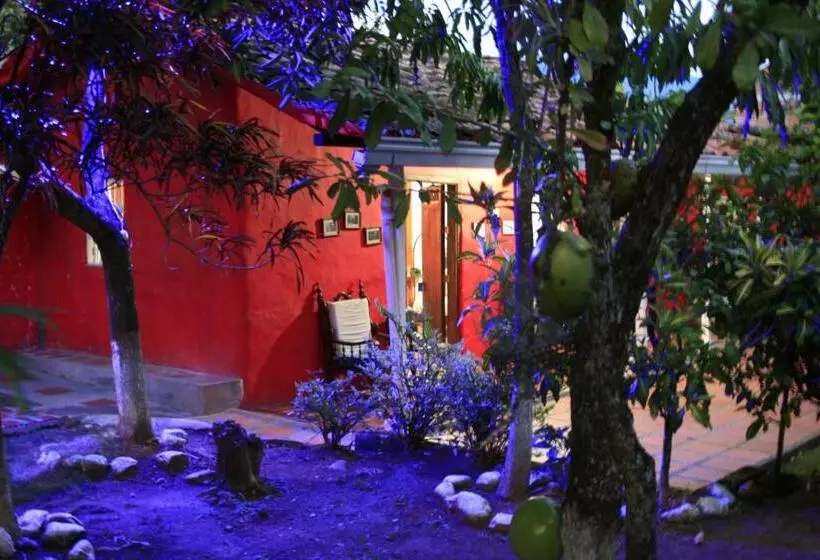 استراحتگاه Hosteria El Castellano