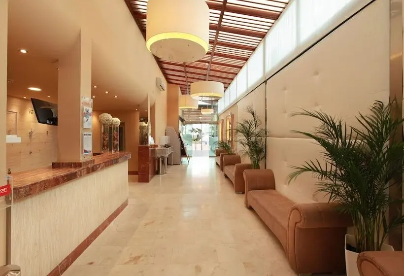 Grupotel Playa Feliz