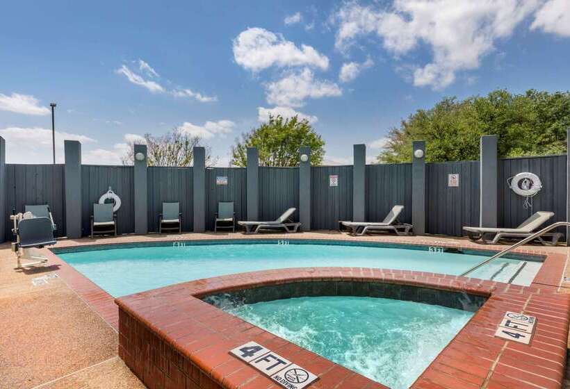 فندق Comfort Suites Dfw Airport